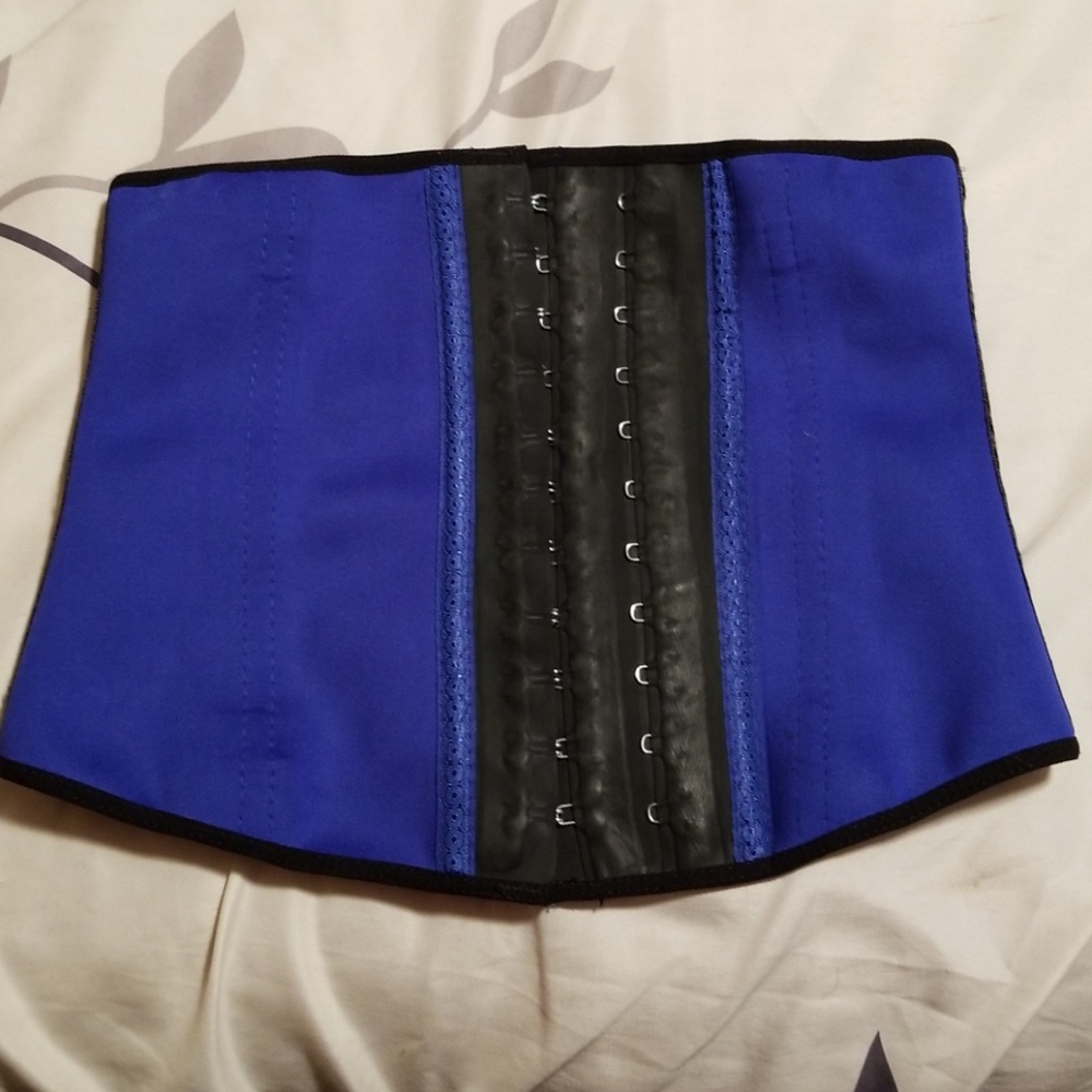 Waist Trainer Size Medium. Used Twice
